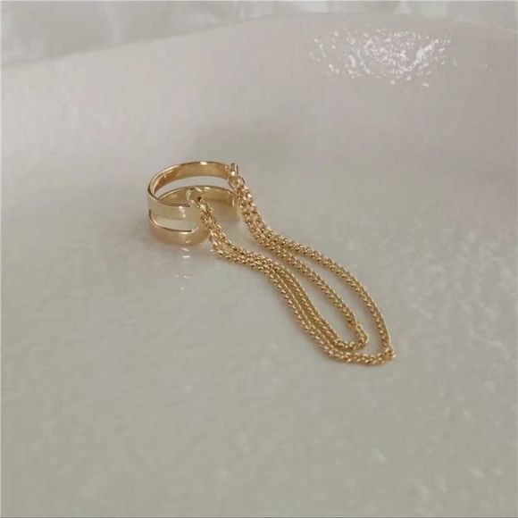 CLOSING SALE! 🌟Tassel Chain cartilage ear cuff - Picture 2 of 3